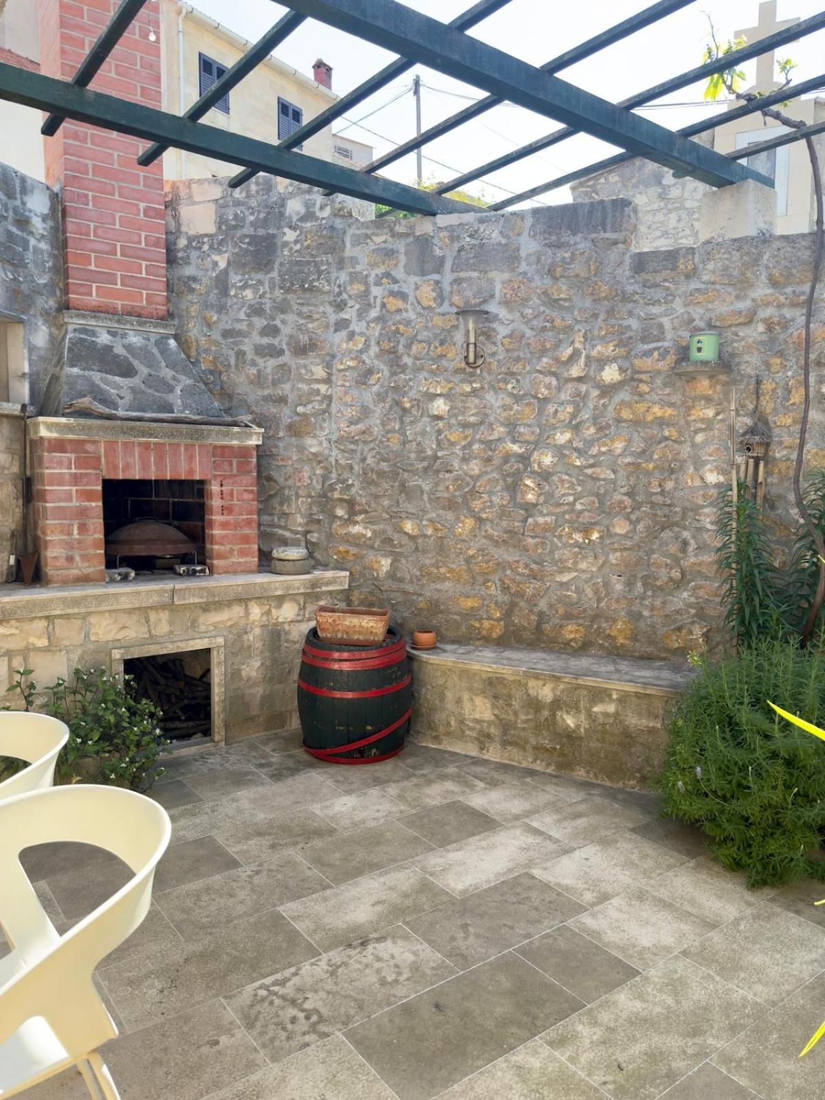 Visilo Stone House Vila Pucisca Exterior foto
