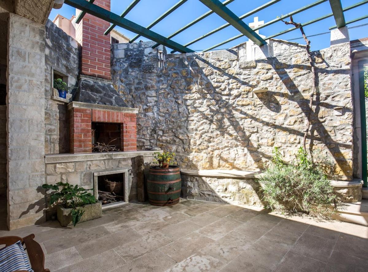 Visilo Stone House Vila Pucisca Exterior foto